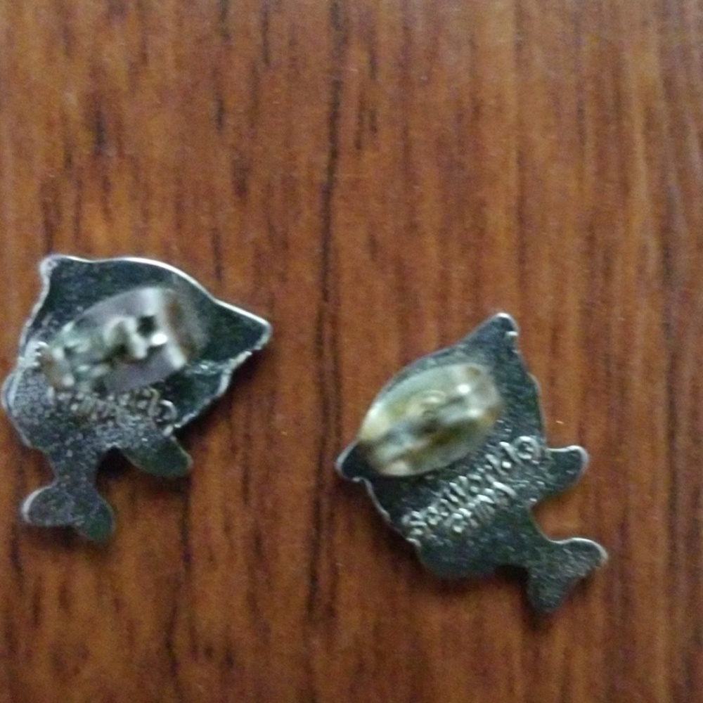 Earing - Picture 2 of 2